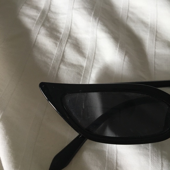 VINTAGE GLASSES - Picture 2 of 3